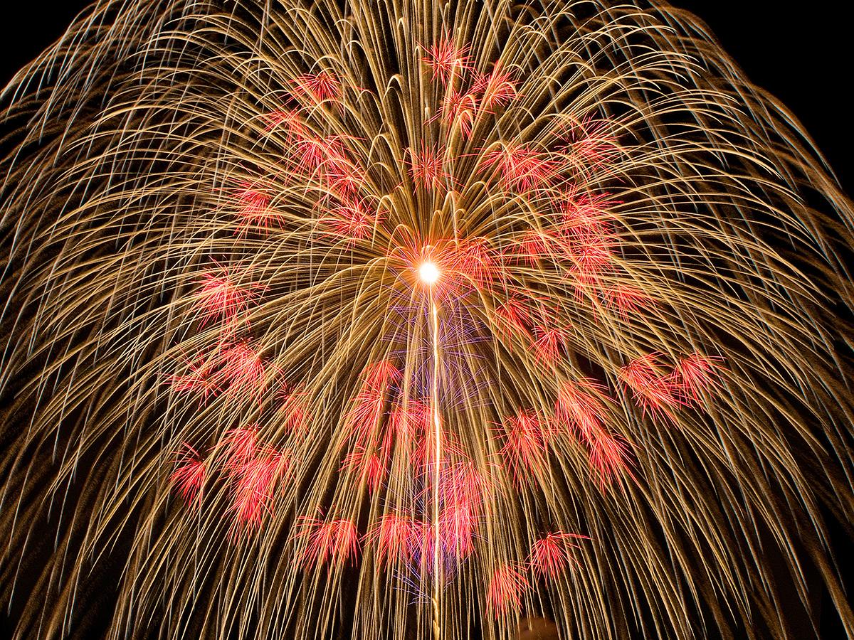 Pertunjukan kembang api Noryo Festival Gamagori 