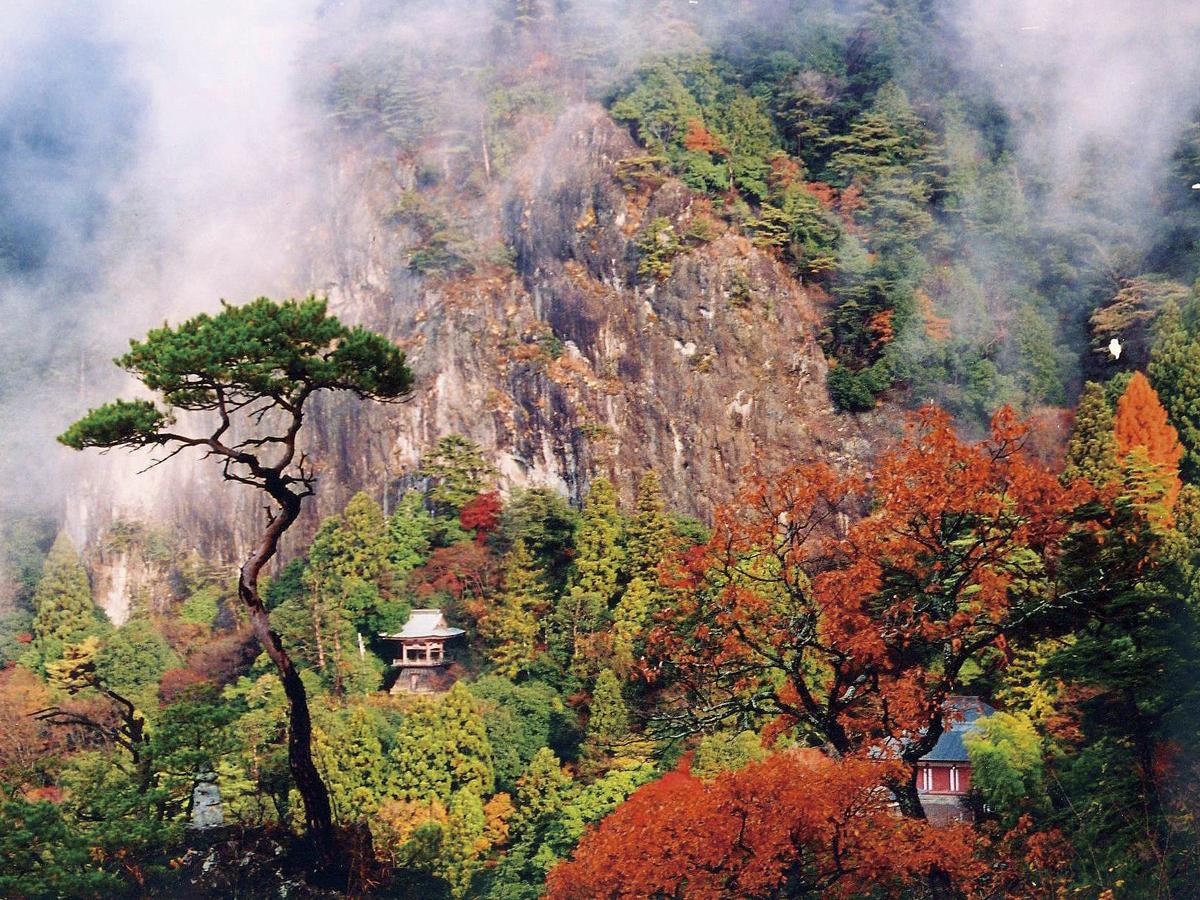 Horaisan Toshogu Shrine