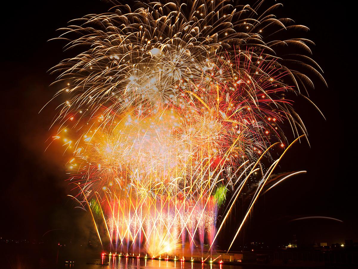 Pertunjukan kembang api Noryo Festival Gamagori 