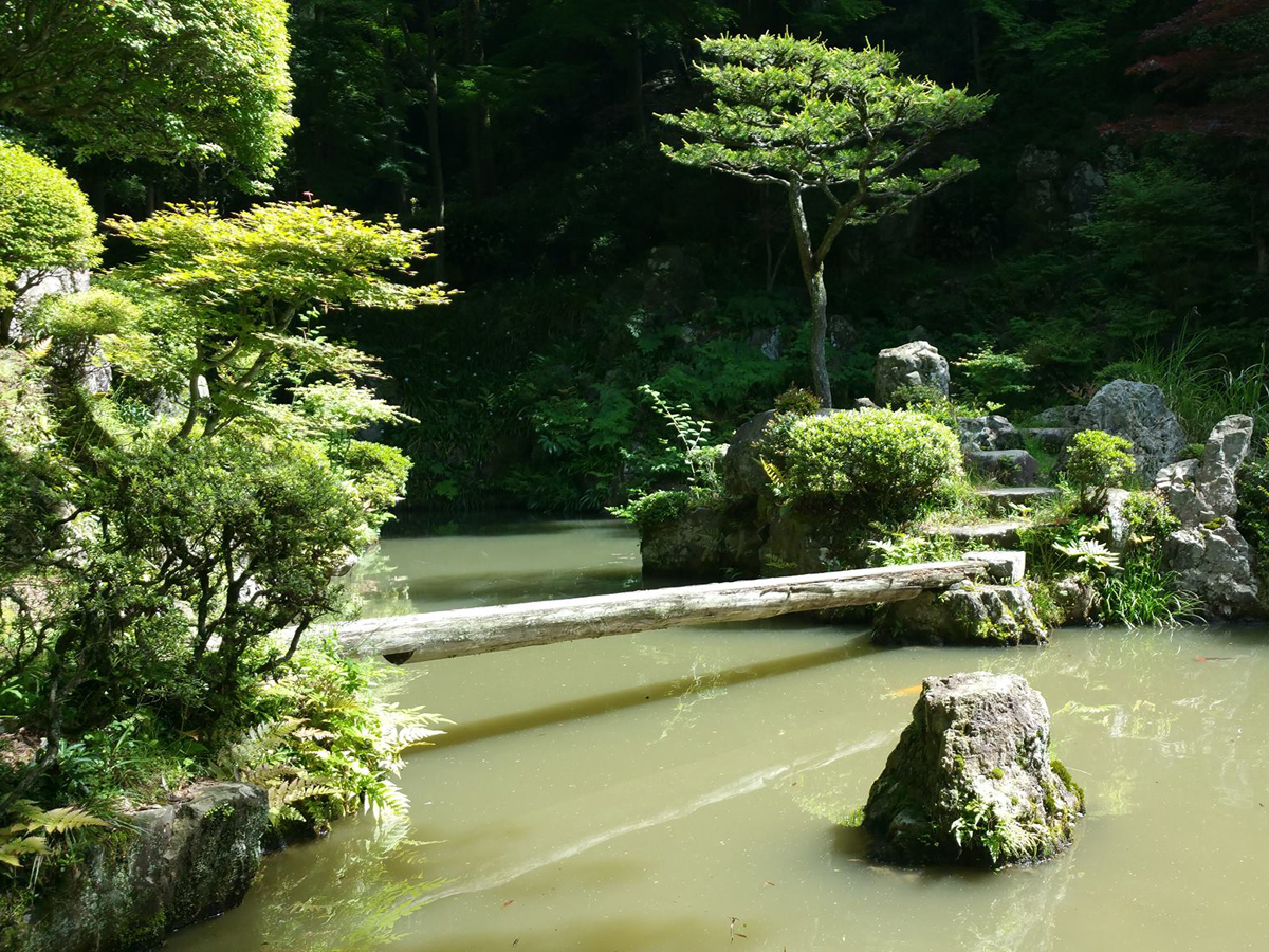 内々（うつつ）神社庭園