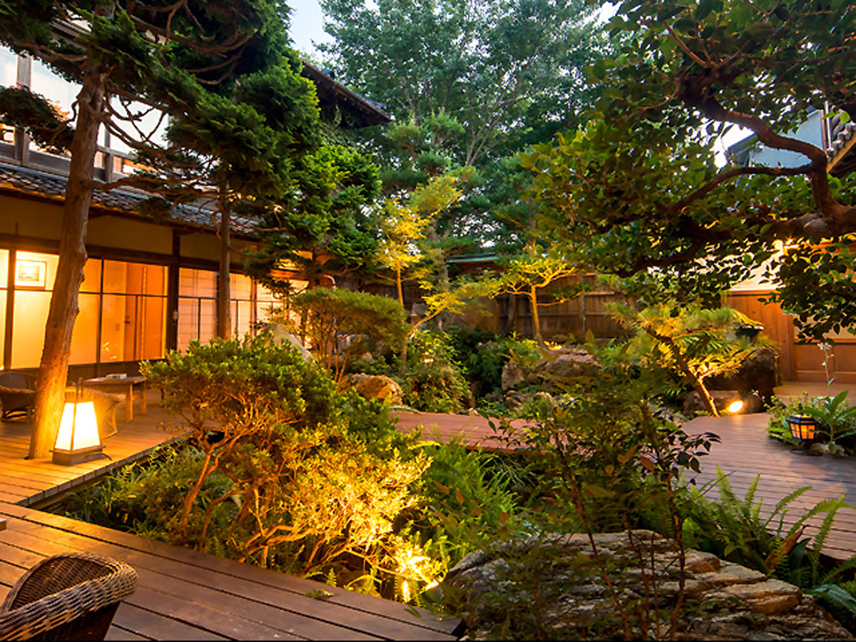 คะคุโจโร โรงแรมแบบญี่ปุ่นดั้งเดิม