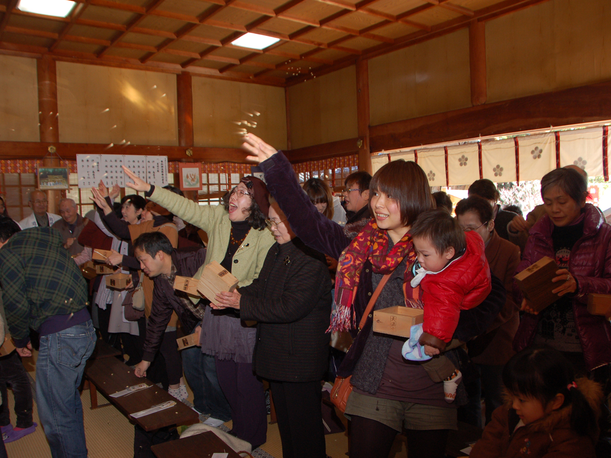 岡崎天滿宮　節分祭（撒豆）