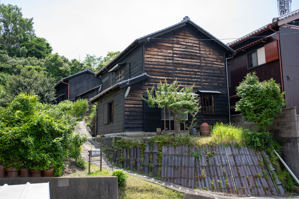 ถนนเครื่องปั้นดินเผา