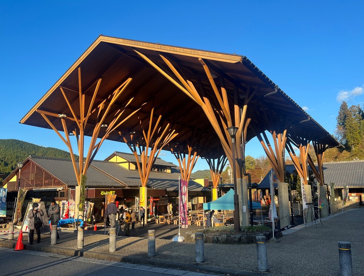 道の駅「どんぐりの里いなぶ」