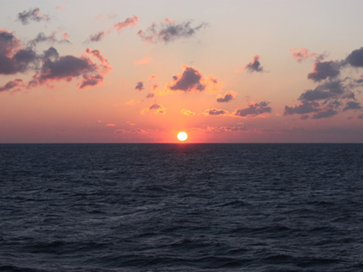 2020年元旦海上觀新年日出