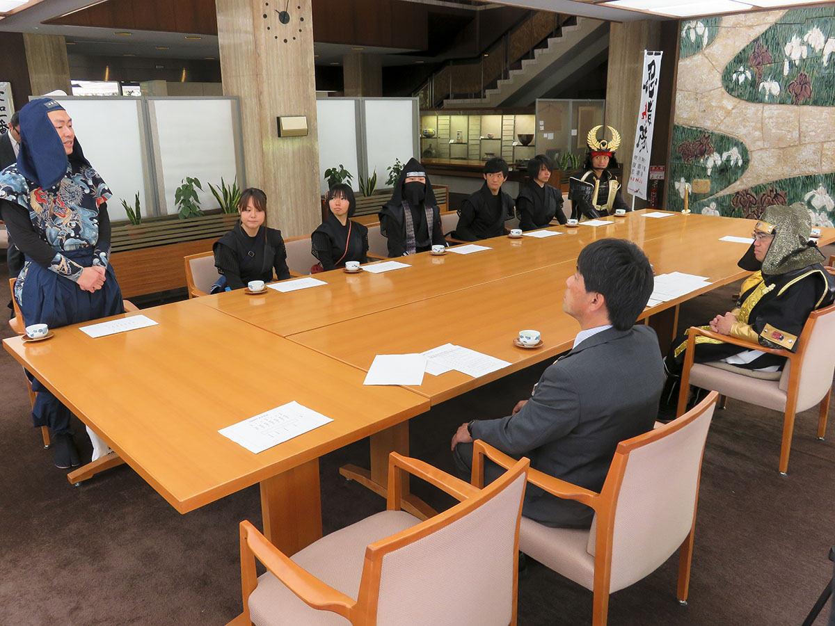 Hattori Hanzo and The Ninjas 2017 team pay respect to Aichi Governor Hideaki Omura