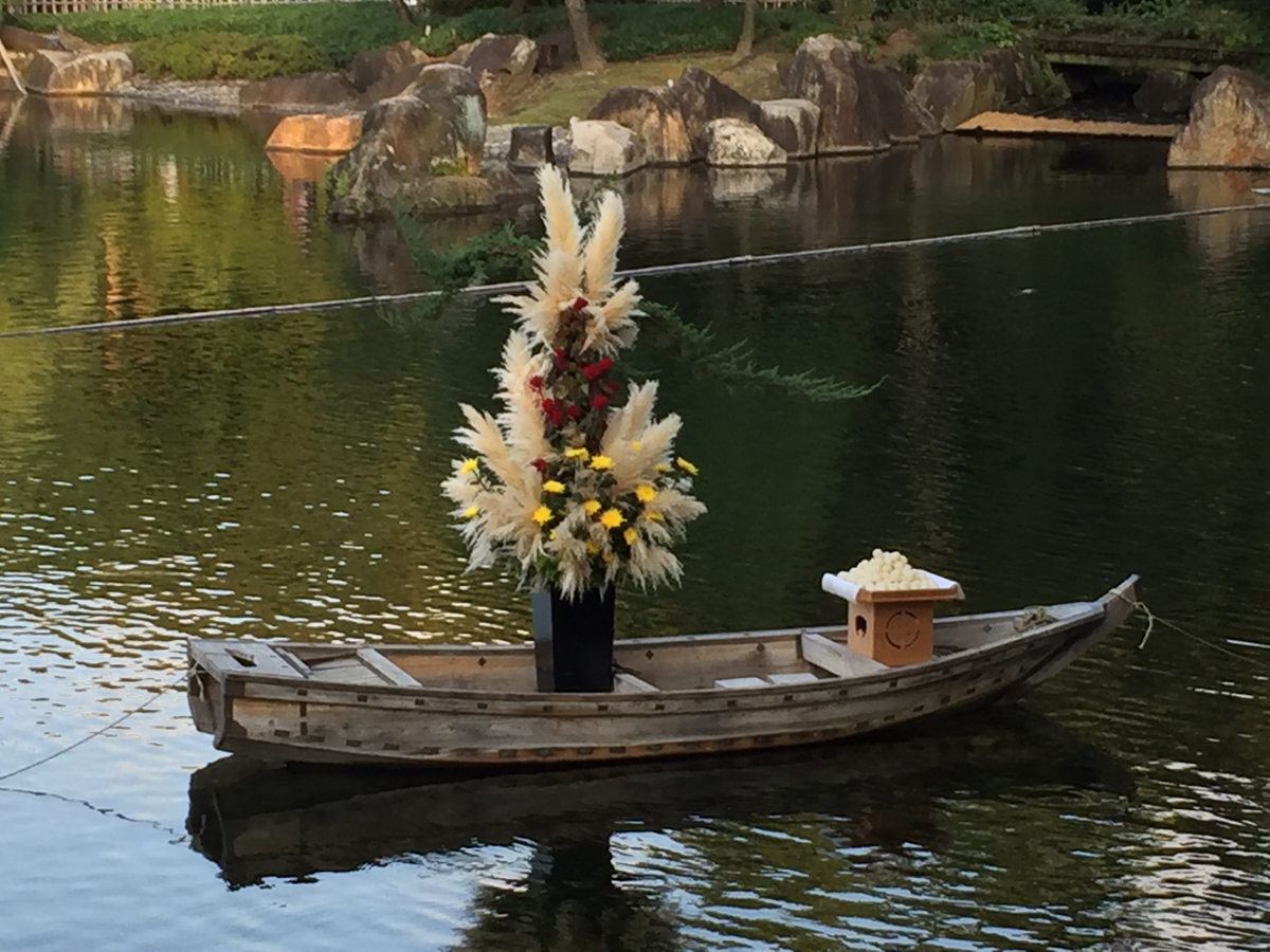 月を掬う　徳川園観月会