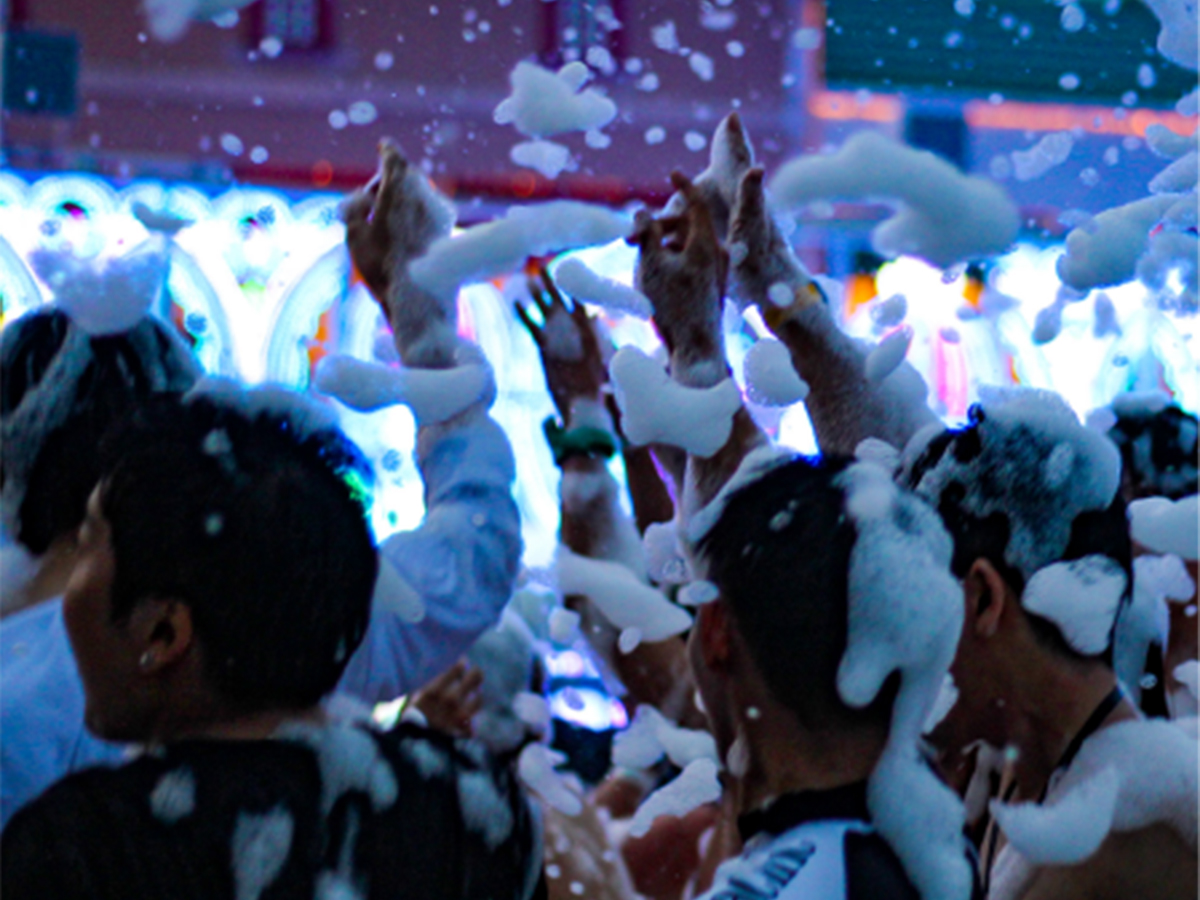 拉格娜登堡　夜間泳池