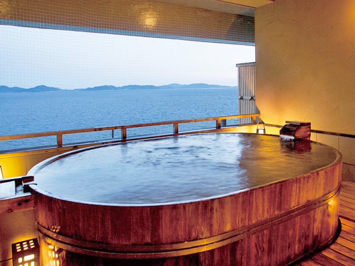 บ่อน้ำพุร้อนนิชิอุระ