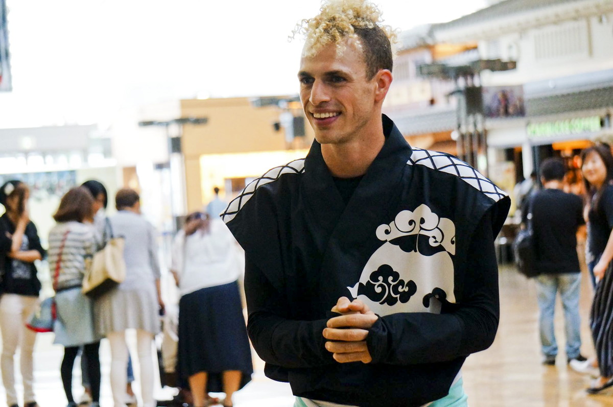 忍者隊控制了機場