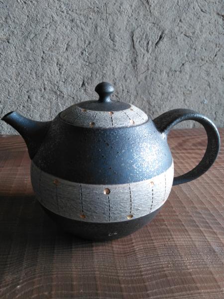 흑유와 녹재의 마술사 후지타 도쿠타(藤田徳太) 씨