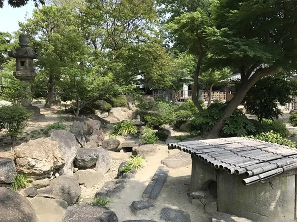 半六庭園