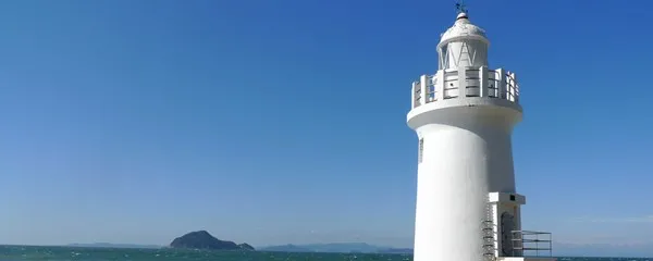 大自然和海洋观光的单车之旅