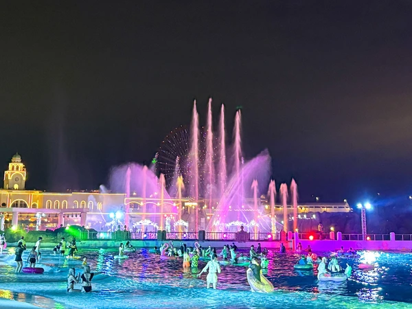 拉格娜登堡 拉格娜喜雅 夜間泳池