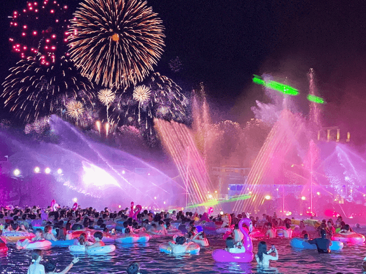 Splash Giga Max Airborne Fireworks