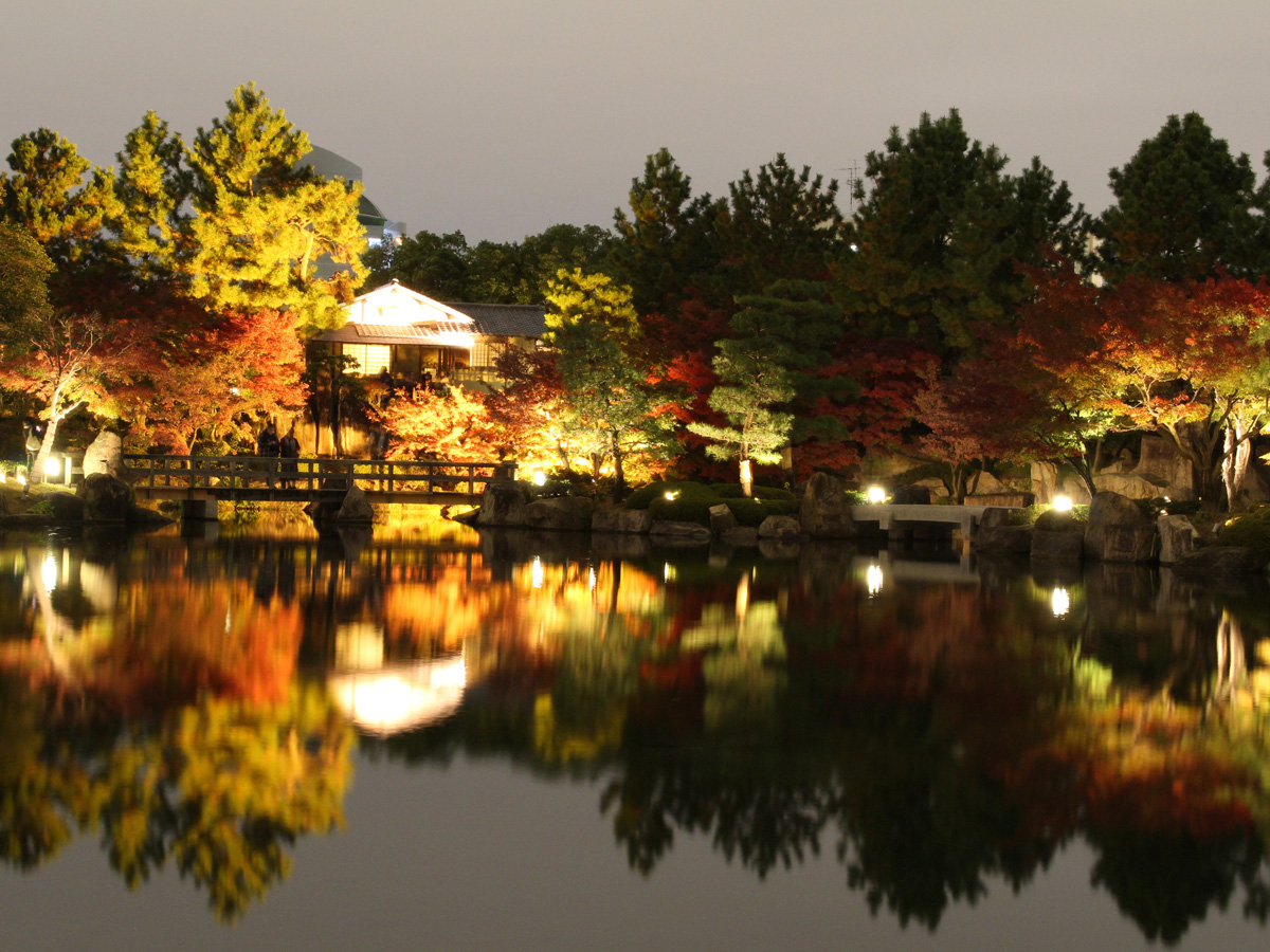 錦を纏う 徳川園紅葉祭