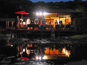 白鳥庭園 秋露祭