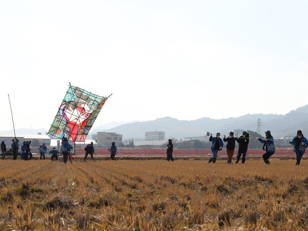 新春自由凧揚げ