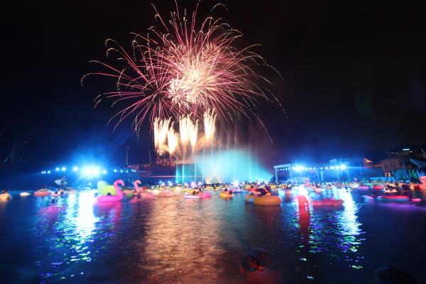 Fireworks Spectacular FLAME