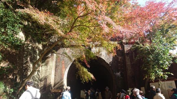 Aigi Tunnels