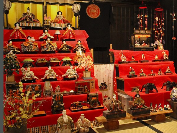 การประดับตุ๊กตาฮินะแห่งจูมะ