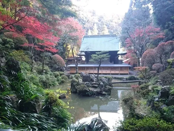 Utsutsu Shrine Garden