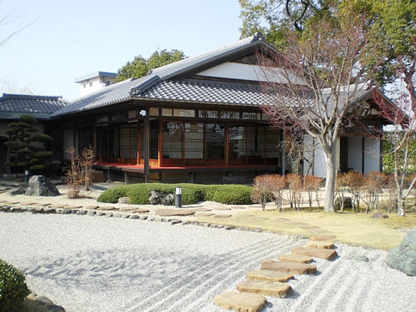 西尾城と旧近衛邸（西尾市歴史公園）