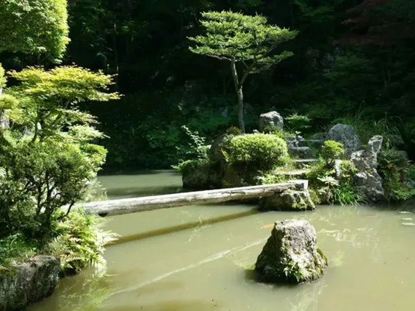 Utsutsu Shrine Garden