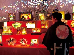 半田赤レンガ建物の桃の節句 ステンドグラスのおひな祭り展