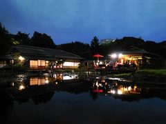 白鳥庭園　秋露祭