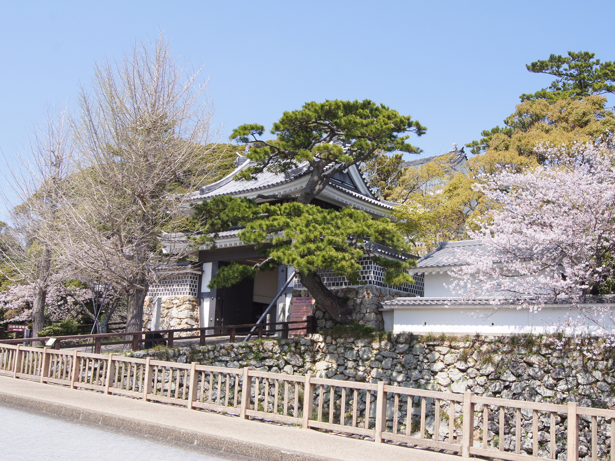 田原城跡（田原市博物館）