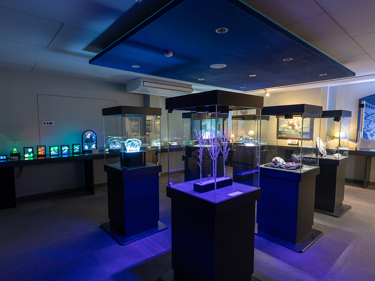 Mikawakougei Glass Art Museum