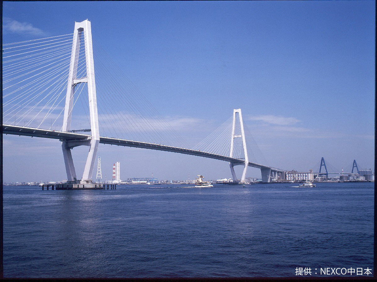 名港トリトン