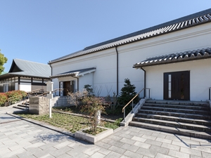 名古屋市蓬左文庫