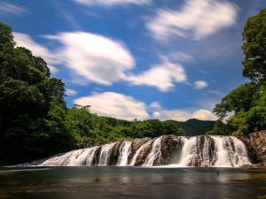 Tsuta no Fuchi Falls (Furikusa Valley) and Furikusa River