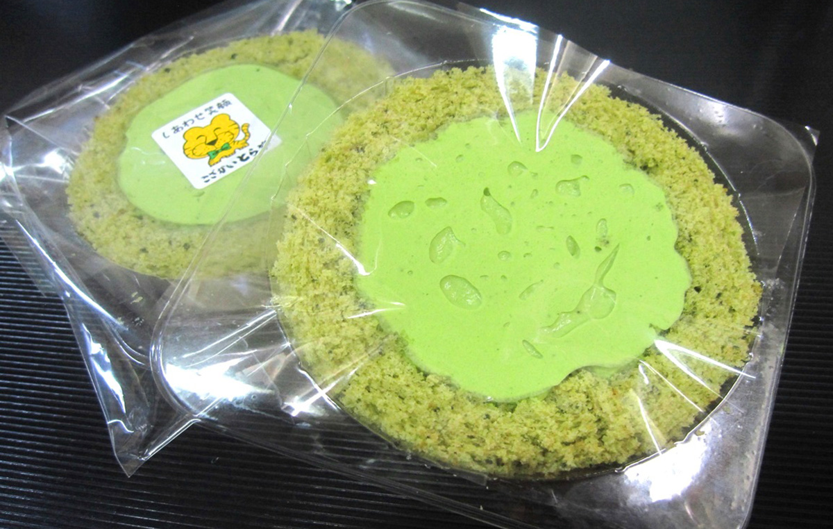 純生クリームとろとろ抹茶ロール