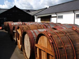 사토 가쿠큐 (핫초 된장 창고 길)