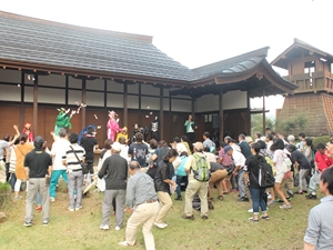 历史之乡 田峯城祭
