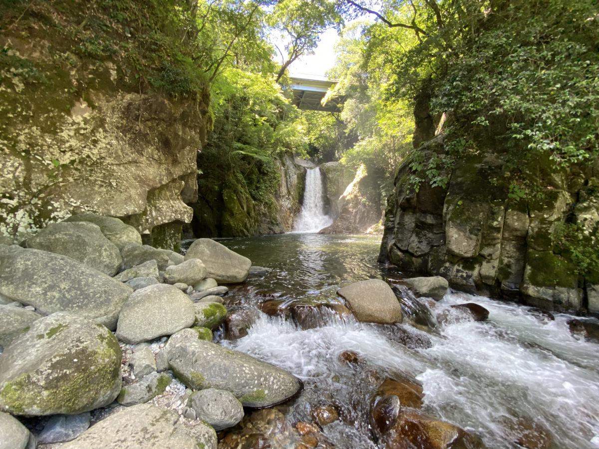 Narusawa Waterfall