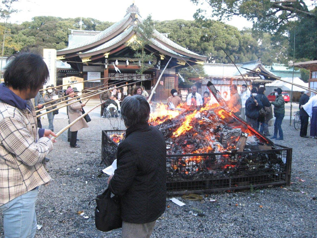 どんど焼き(真清田神社)