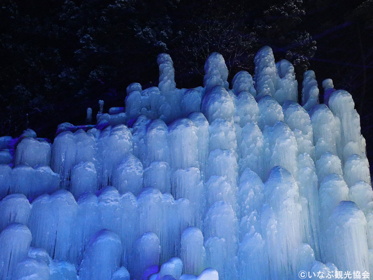 涌水广场的冰瀑