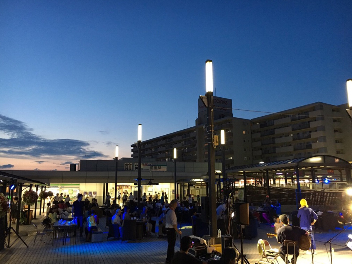 03_駅前夜カフェ