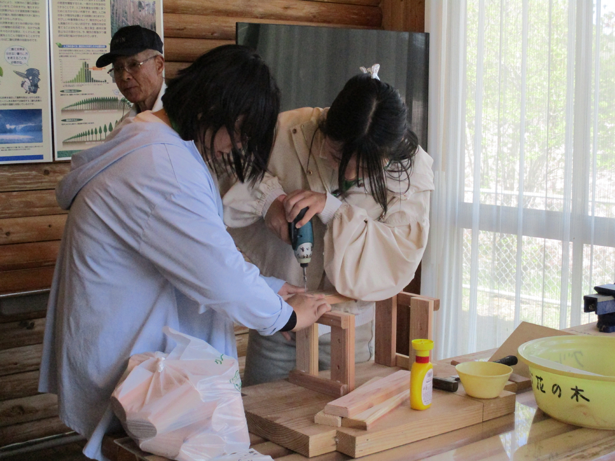 親子で楽しむ森の教室