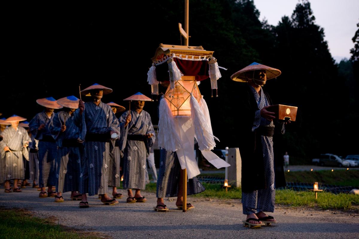 綾渡の夜念仏と盆踊