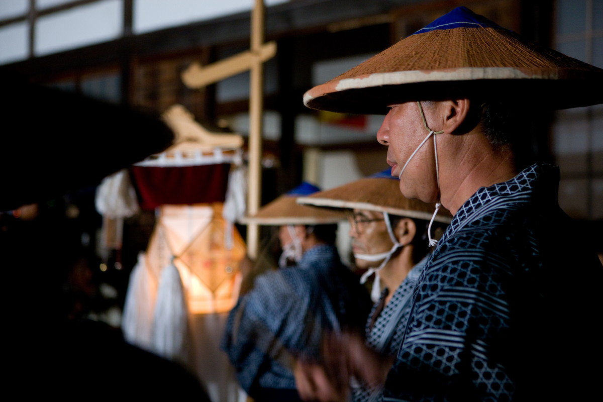 綾渡の夜念仏と盆踊
