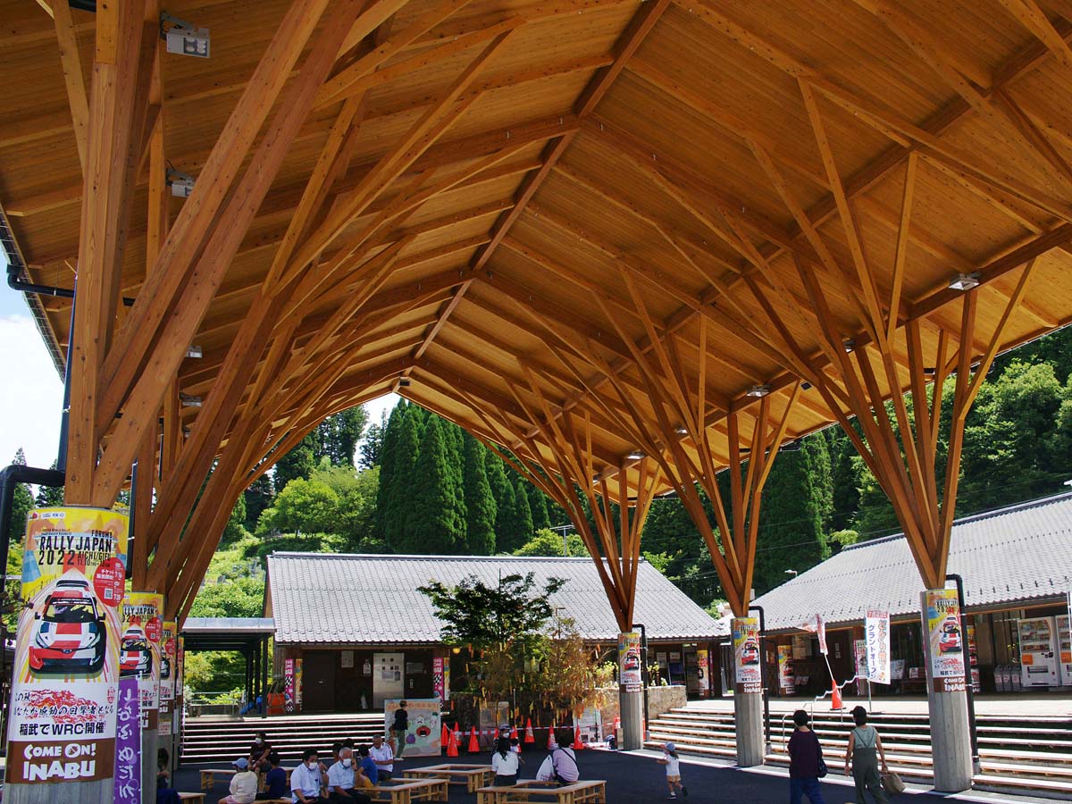 道の駅どんぐりの里いなぶ