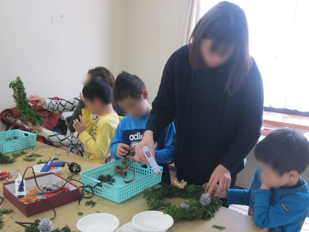 クリスマスリースをつくろう