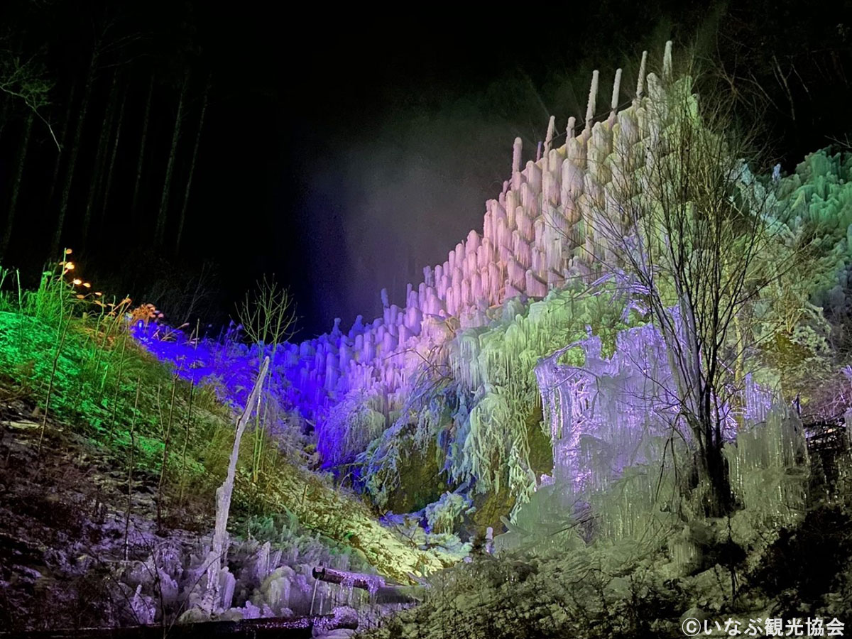 涌水广场的冰瀑