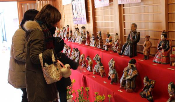 ตุ๊กตาฮินะแห่งจูมะในอาสึเกะ