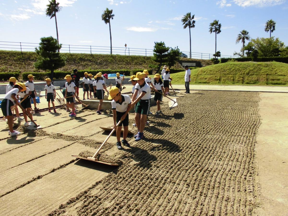 西尾市塩田体験館　吉良饗庭塩の里